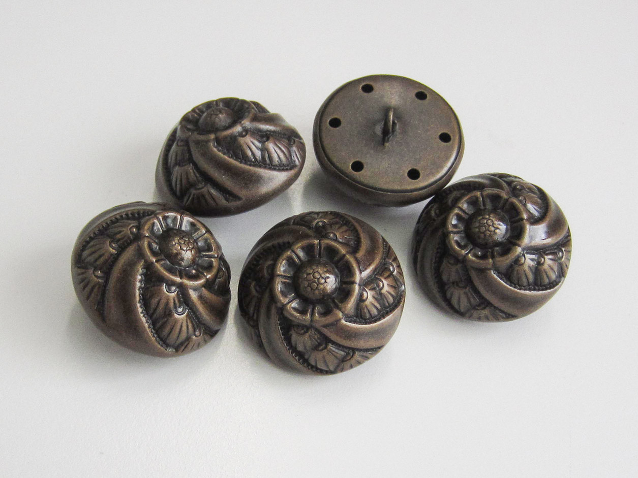 www.Knopfparadies.de - 0143md - Elegante Trachtenknöpfe mit Blumen Motiv in Altmessing