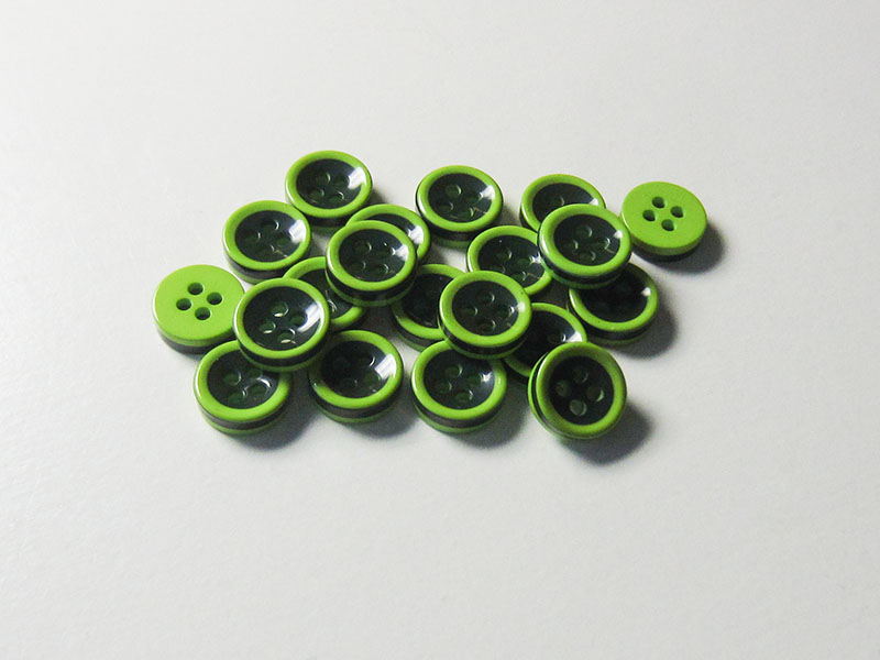Süsse Kunststoffknöpfe für Kinderkleidung oder Kostüme