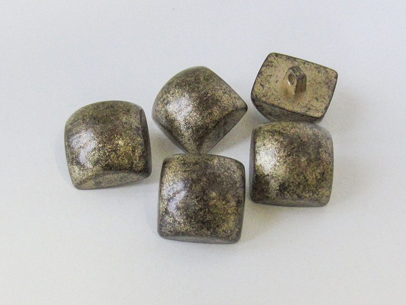www.Knopfparadies.de - 4007ag - Quadratische Kunststoffknöpfe in Altgold wie Metallknöpfe