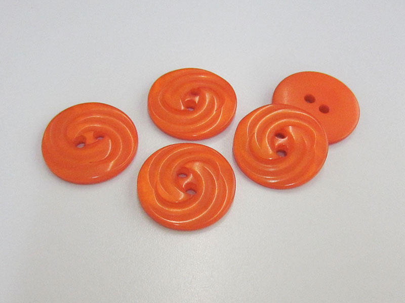 www.Knopfparadies.de - 4424or - Edle Zweilochknöpfe aus Kunststoff in Orange mit Perlmuttschimmer