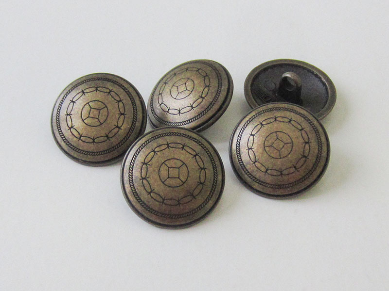 www.Knopfparadies.de - 2462am - Zeitlos schön gemusterte Metallknöpfe in Altmessing