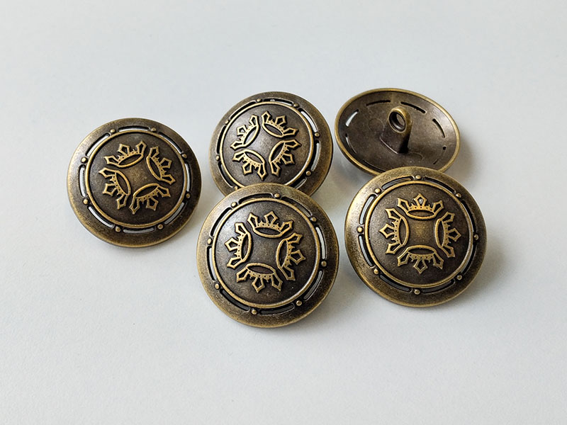 www.knopfparadies.de - 1264am - Altmessingfarbene Metallknöpfe mit Motiv: Krone