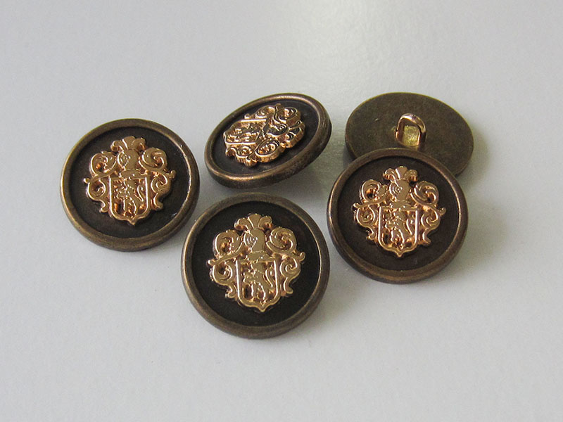 www.Knopfparadies.de - 1523mg - Prächtige Wappenknöpfe aus Metall in Messing & Gold