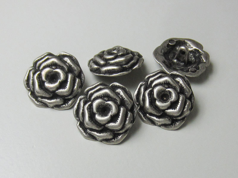 www.Knopfparadies.de - 5873as - Wunderschöne silberne Metallknöpfe mit Rosen Motiv