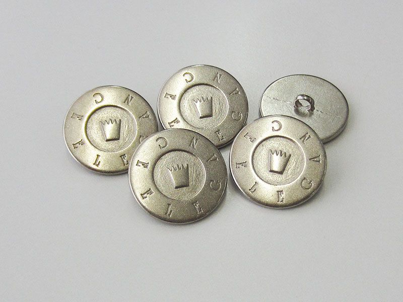 Silberfarbene Metall Ösen Knöpfe mit Krone und Schriftzug "Elegance"