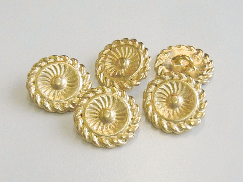 www.Knopfparadies.de - 4046mg - Prunkvolle Ösenknöpfe aus Metall in Matt Gold