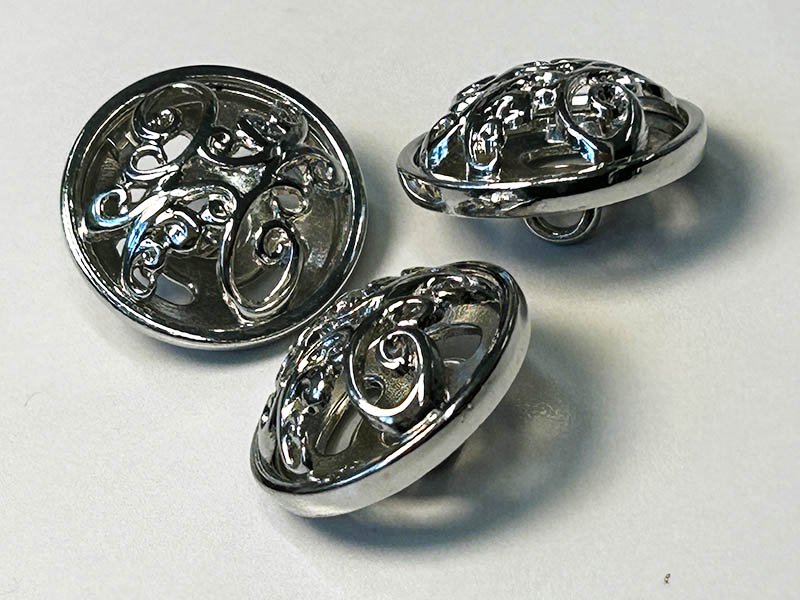 www.knopfparadies.de  - 4382si - Seitenansicht Ösenbefestigung zweiteiliger Metallknopf