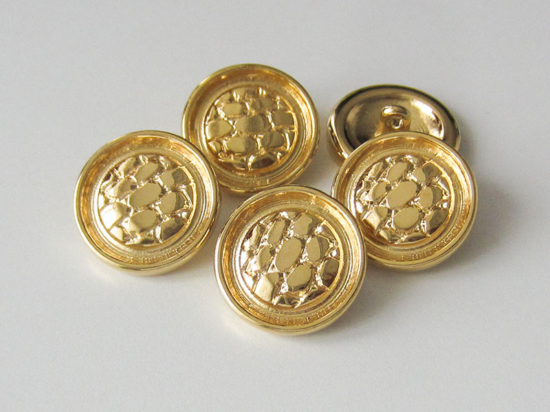 www.Knopfparadies.de - 3129go - Mondäne goldene Metallknöpfe mit Reptilien Muster