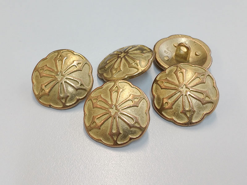 www.knopfparadies.de - 0353gk - Nostalgische Metallknöpfe in bicolor: gold- und kupferfarben