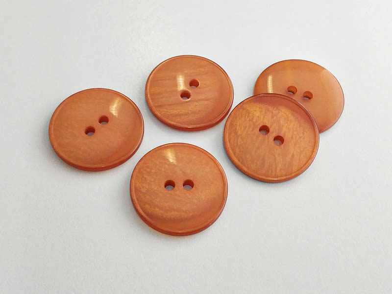 www.knopfparadies.de - 6038br - Terracottafarbene Kunststoffknöpfe mit zwei Löchern