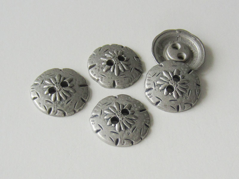 www.Knopfparadies.de - 0436zi - Urige Metallknöpfe mit Edelweiß in Silber bis Zinnfarben