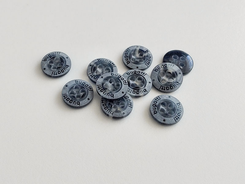 www.knopfparadies.de - 6686gb - Kleine Blusenknöpfe aus Kunststoff in Hornoptik
