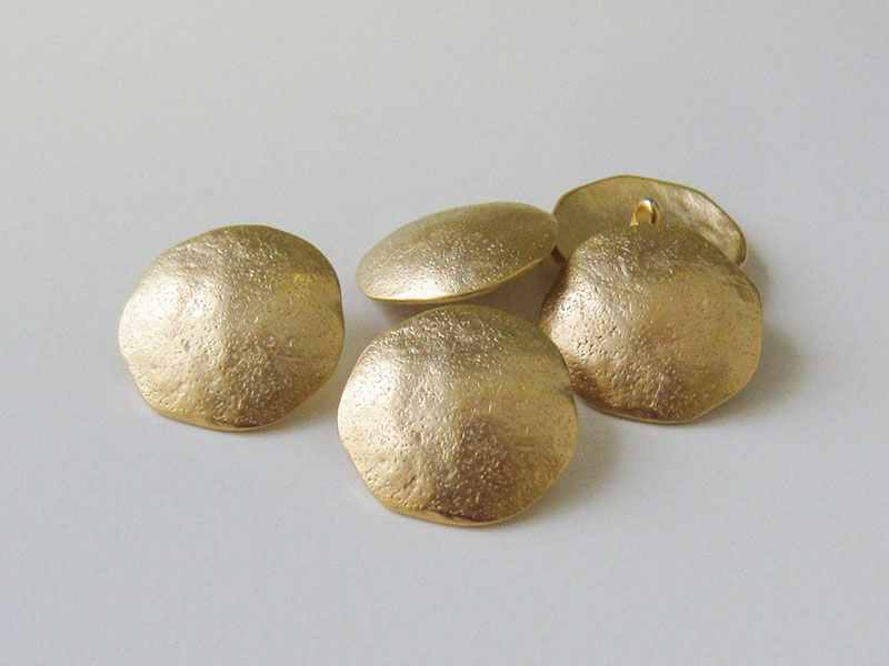 www.Knopfparadies.de - 0485go - Nicht runde golfb. Metallknöpfe für historische Kostüme