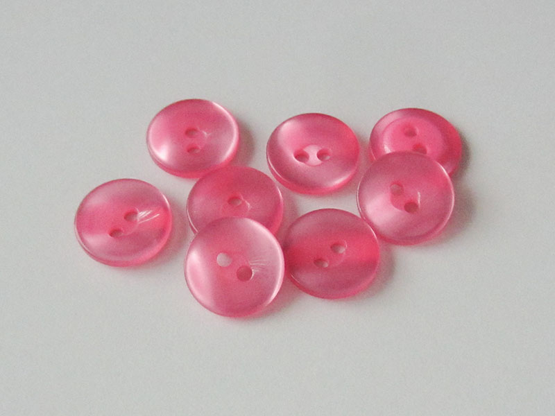 www.knopfparadies.de - 3582pi - Hübsch schimmernde Kunststoffknöpfe in pink