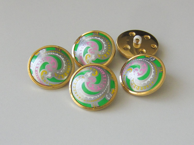 www.Knopfparadies.de - 1579gr - Elegante goldene Kunststoffknöpfe mit Paisley Motiv
