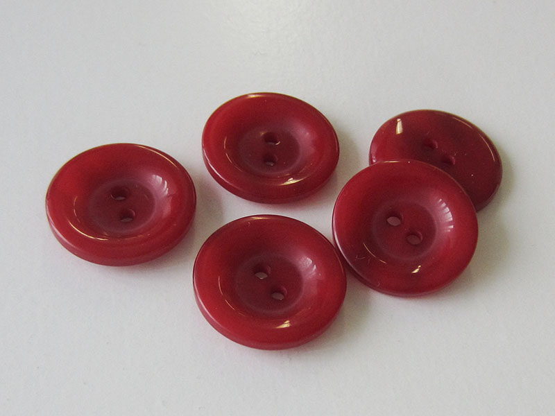 www.Knopfparadies.de - 1538ro - Einfache rot melierte Kunststoffknöpfe in Teller Form