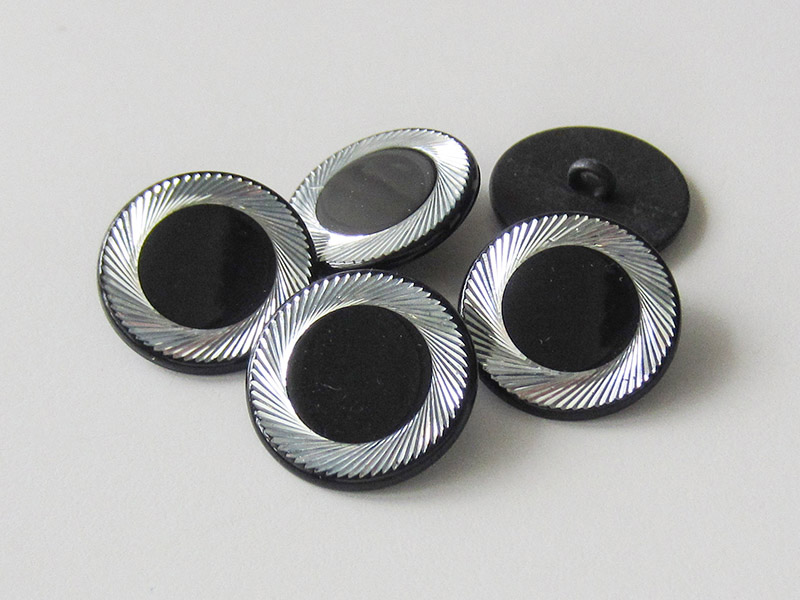 www.knopfparadies.de - 5745ss - Schwarze Metallknöpfe mit silber schraffiertem Rand
