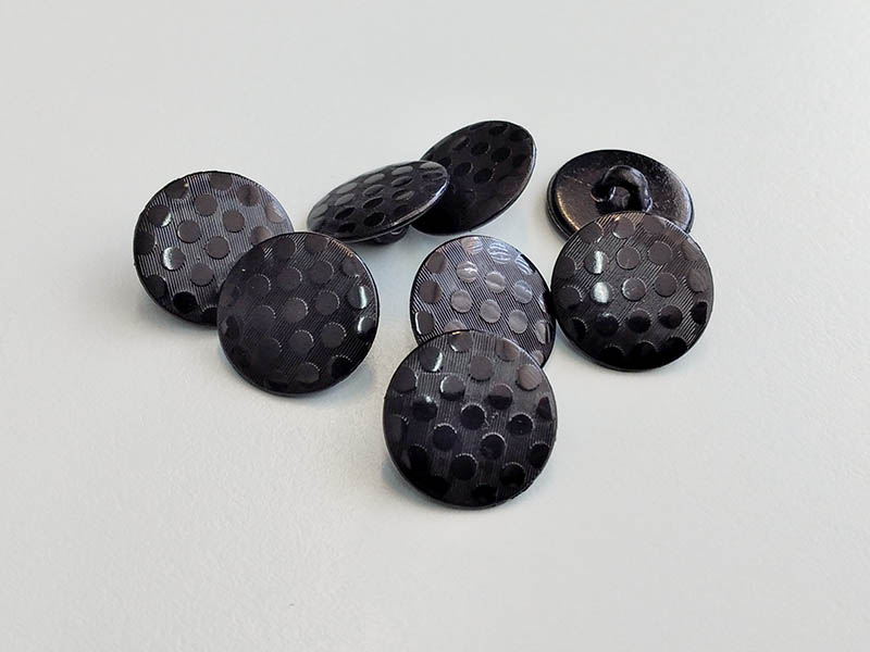www.knopfparadies.de - 4683sc - Schwarze Kunststoffknöpfe mit Punktmuster