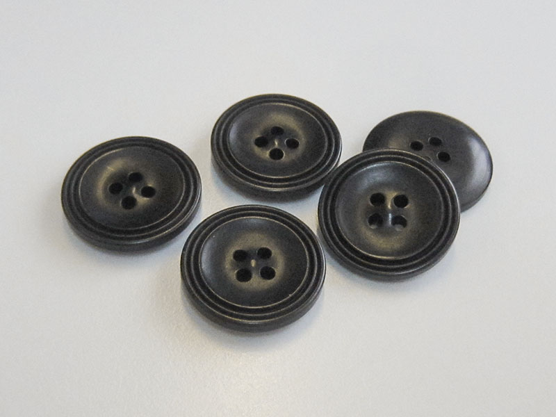 www.knopfparadies.de - 3489sc - Schwarze Steinnussknöpfe