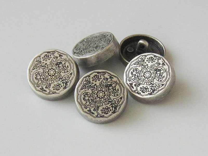www.knopfparadies.de - 3647as - Altsilberfarbene Trachtenknöpfe aus Metall