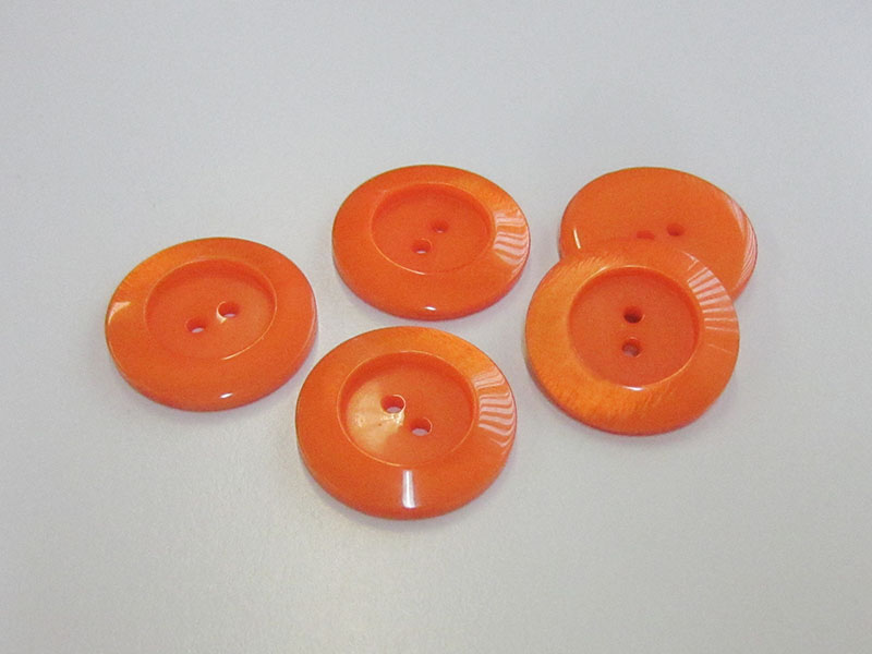 Knopfparadies.de - 5963la - Große Zweilochknöpfe aus Kunststoff wie Perlmuttknöpfe in Lachs / Kräftiges Orange
