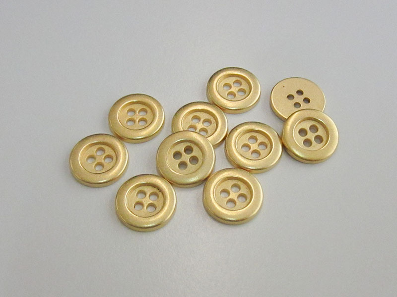 www.knopfparadies.de - 3144go - Matt goldfarbene Metallknöpfe mit 4 Löchern