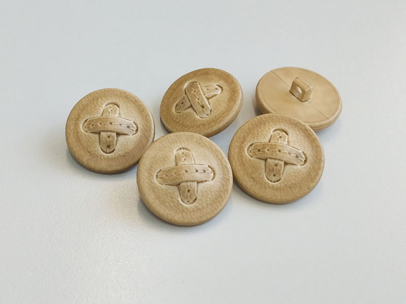 www.knopfparadies.de - 6921hb - Beige Kunststoffknöpfe, fast wie Lederknöpfe