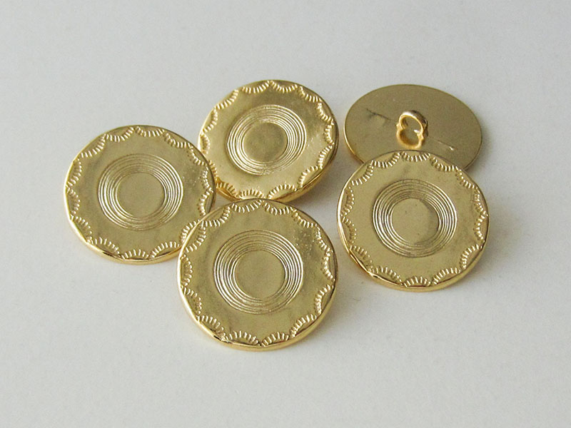 www.Knopfparadies.de - 2514gg - Älter wirkende glänzend goldene Metallknöpfe mit schlichtem Muster