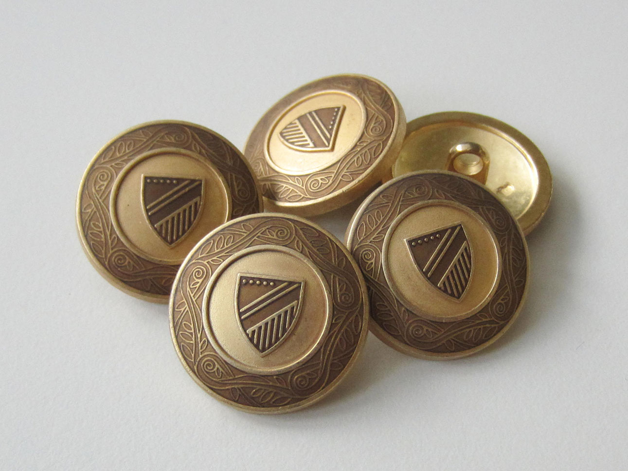 Metallknöpfe gold-beige-braun mit Wappenmotiv für Blazer und Sakkos