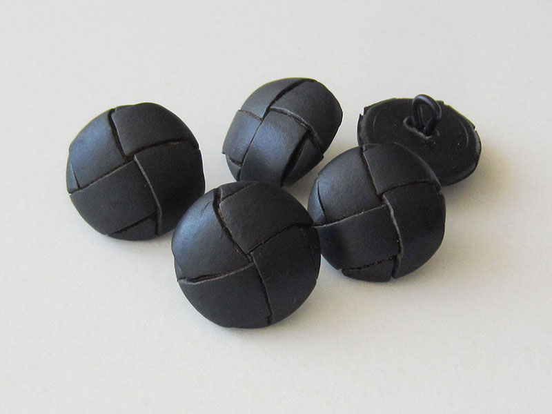 Klassische schwarze Lederknöpfe -L051sc- www.knopfparadies.de