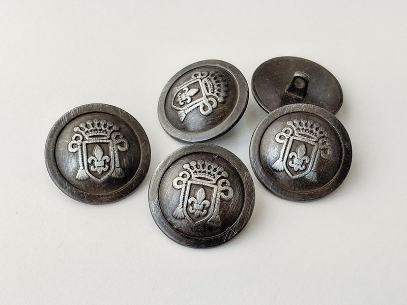 Edle eisenfarbene Metall Ösen Knöpfe mit Lilienmotiv