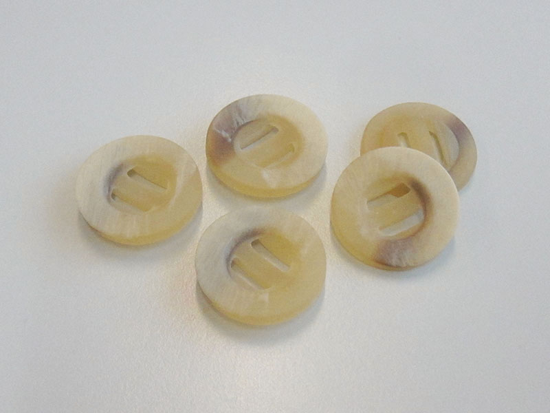 www.Knopfparadies.de - 4220be - Natur beige braune Schlitzknöpfe aus Kunststoff wie Büffelhornknöpfe