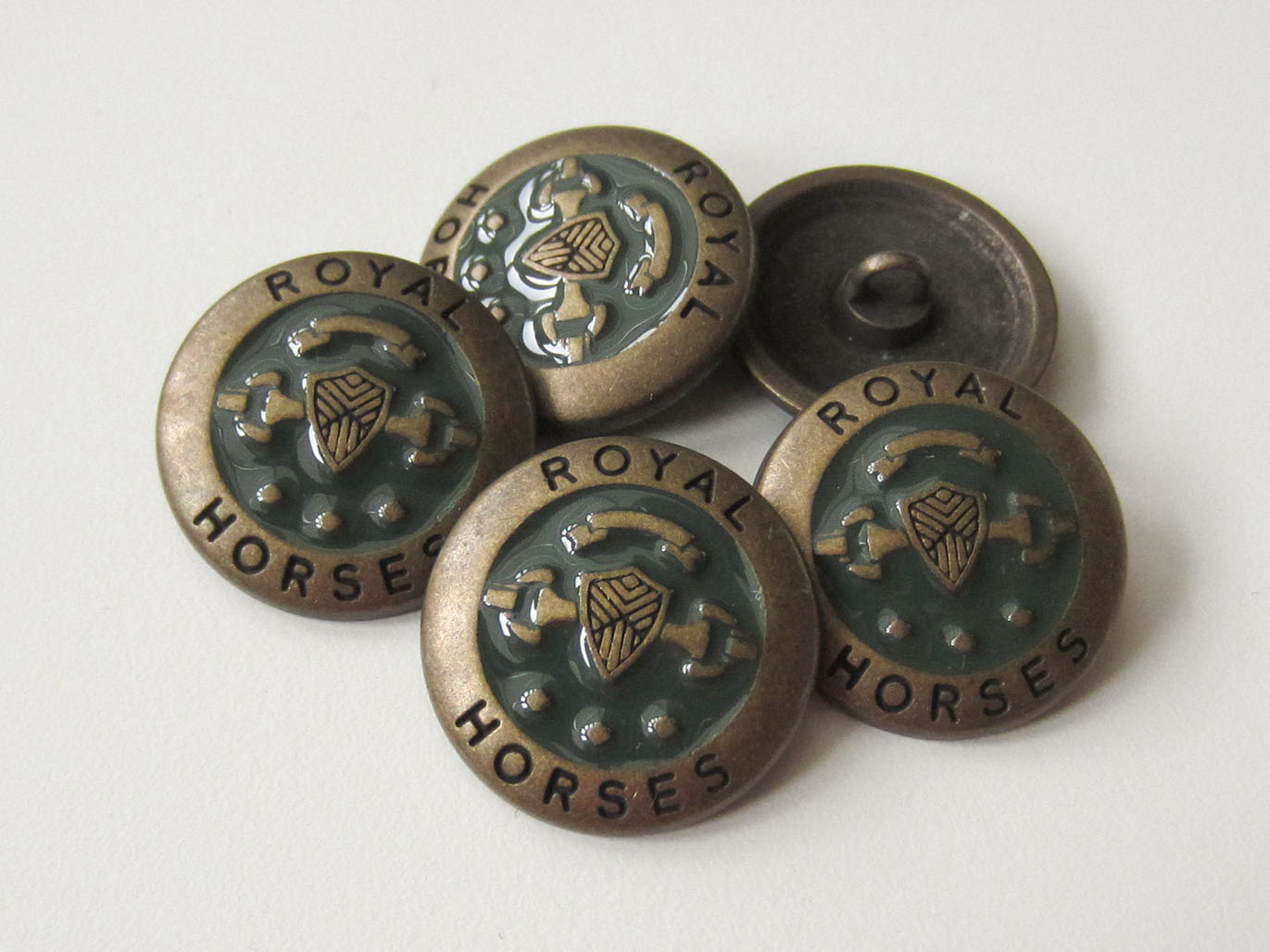 Sehr eleganter Wappen Knopf für Pferde Liebhaber