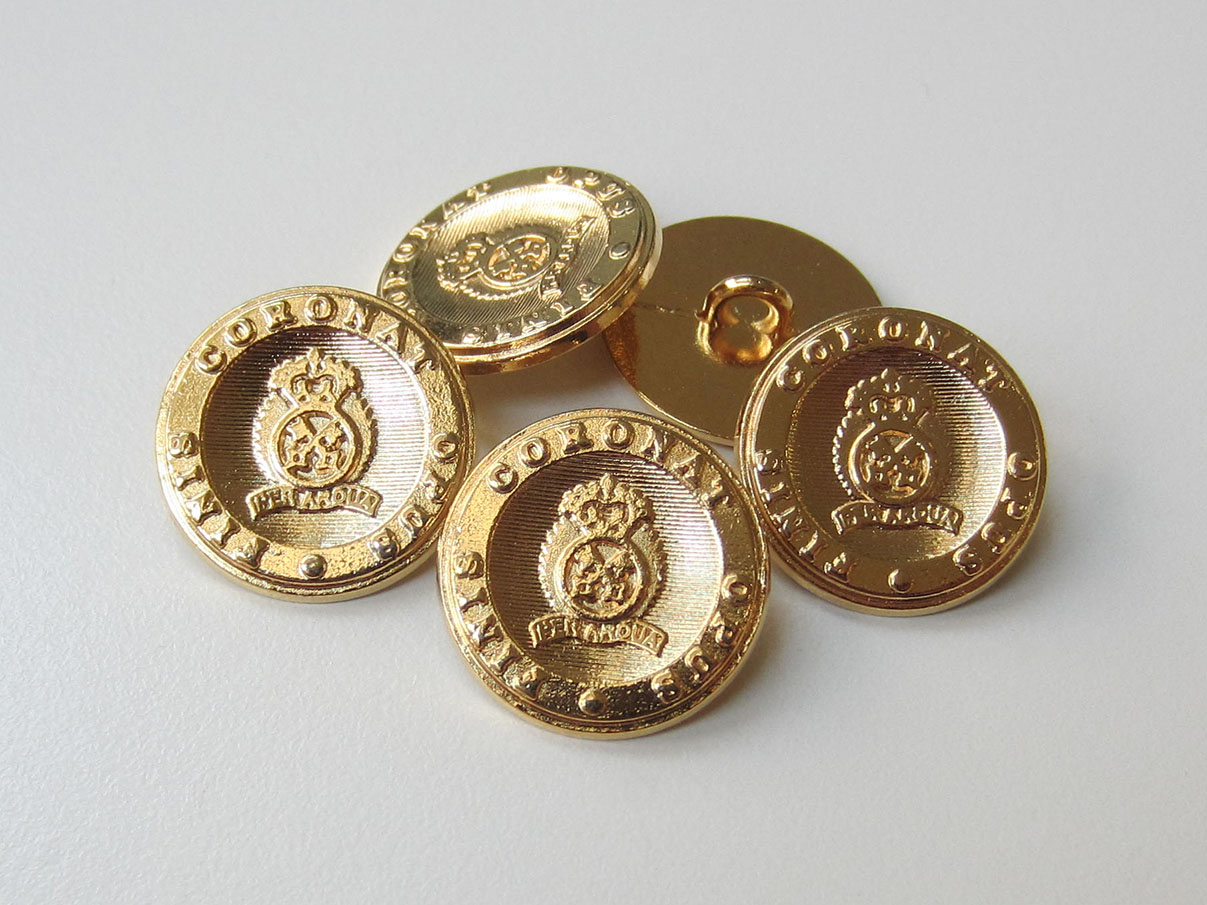 Eleganter glänzend goldfarbener Wappen Metall Knopf