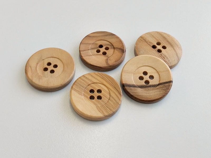 www.knopfparadies.de - 2218ho - Holzknöpfe mit vier Löchern und breitem Rand