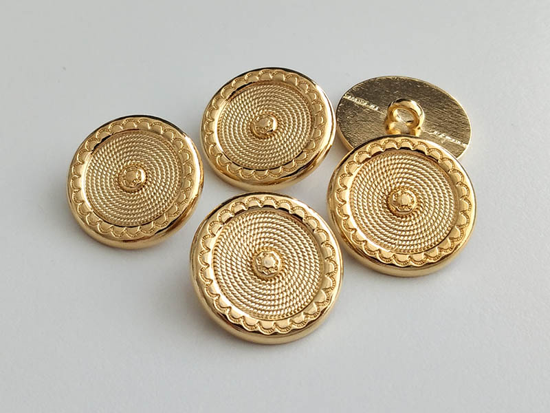 www.knopfparadies.de - 3902gg - Glänzend goldfarbene Metallknöpfe mit filigranem Muster