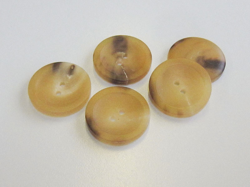 www.knopfparadies.de - 5982uu - Matt blonde, gemaserte Büffelhornknöpfe