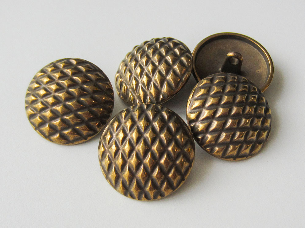 Altmessingfarbene Metallknöpfe