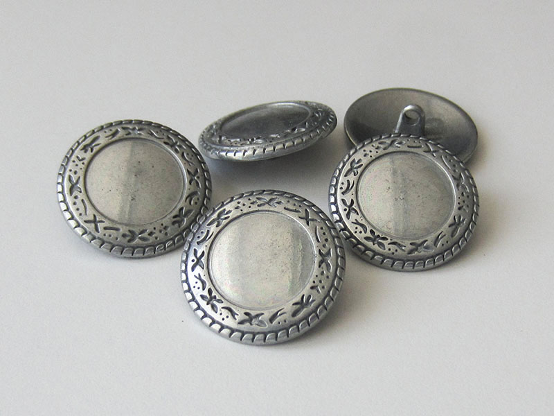www.Knopfparadies.de - 3553ei - Hübsche Metallknöpfe mit Ethno Muster