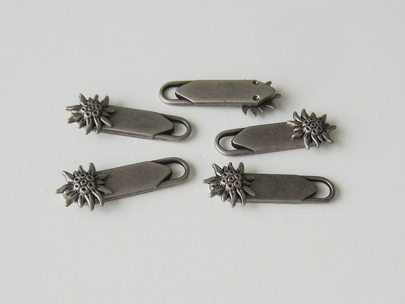 www.Knopfparadies.de - 1601as - Altsilberne Schiebergriffe aus Metall mit Edelweiß