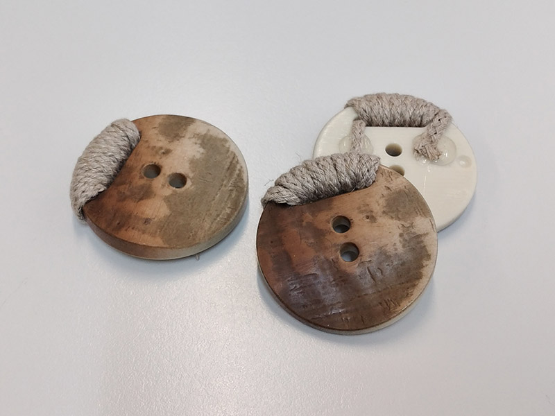 www.knopfparadies.de - 4526be - Ausgefallene Trachtenknöpfe aus Kunststoff in Hornoptik