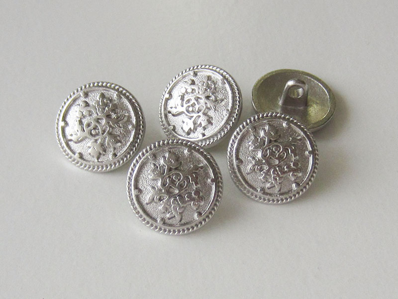 www.Knopfparadies.de - 0576si- Silberne Metallknöpfe mit Blumen Muster