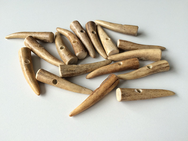 Echte Hirschhornknöpfe aus Geweihspitzen