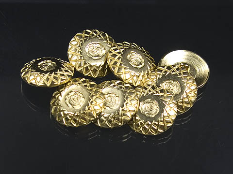 Märchenhafter mattgoldener Rosenknopf