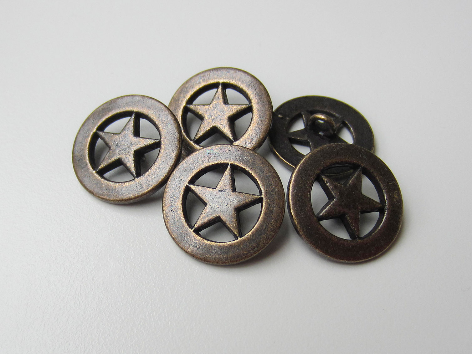 Toller Durchbruch Metall Knopf mit 5-zackigem Stern