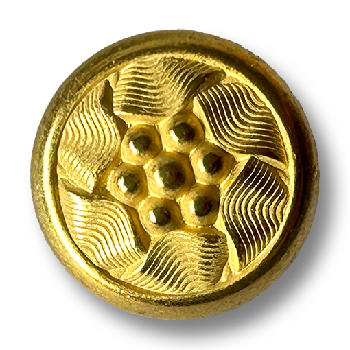 Goldfarbene Metallknöpfe mit detailreichem Blütenmuster
