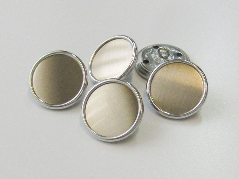 www.knopfparadies.de - 3245sm - Günstige B-WARE Knöpfe, sehr leicht in bicolor: silber und messing