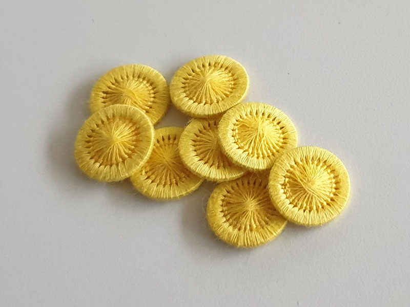 www.knopfparadies.de - 6413kg - Knallgelbe Wäscheknöpfe oder Zwirnknöpfe