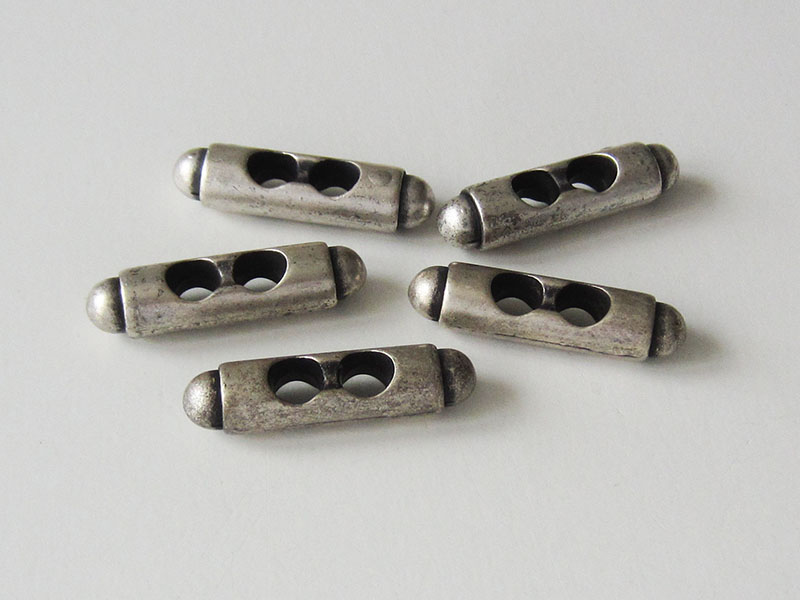 www.Knopfparadies.de - 4402as - Alt wirkende massive Knebel Knöpfe in Altsilber