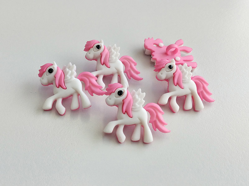 www.knopfparadies.de -  4631pi - Zuckersüße kleine Kinderknöpfe: Pegasus / geflügeltes Pony